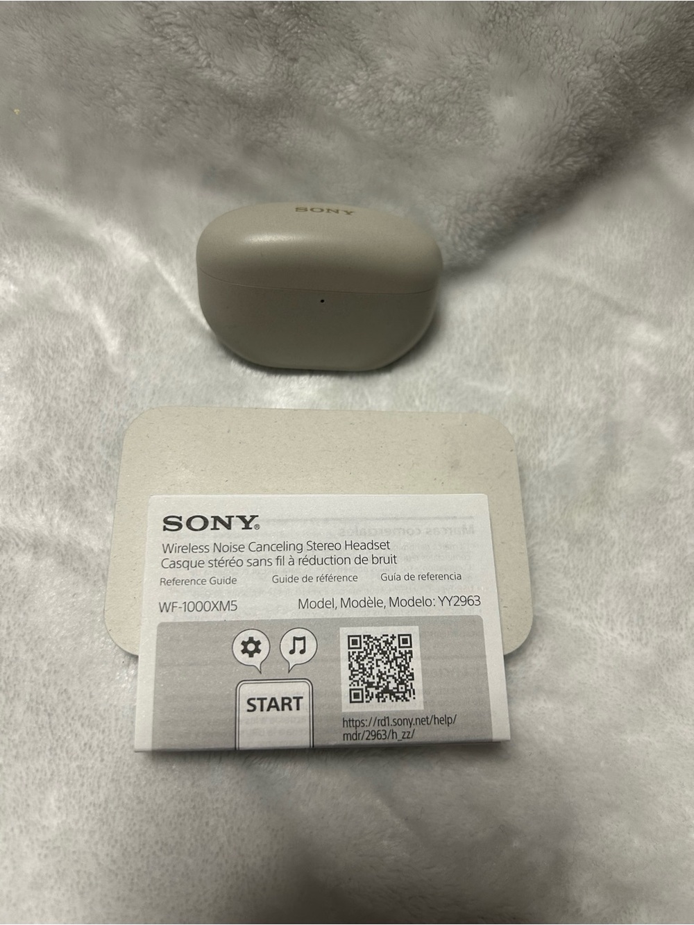 Sony silver WF-1000XM5 YY2963 Bluetooth truly wireless noise canceling earbuds